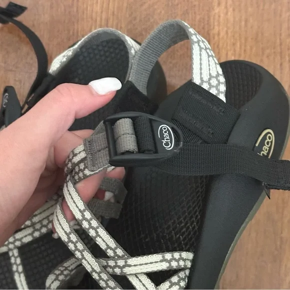Chacos Grey and White Women's Sandals Size 7 - Picture 7 of 13